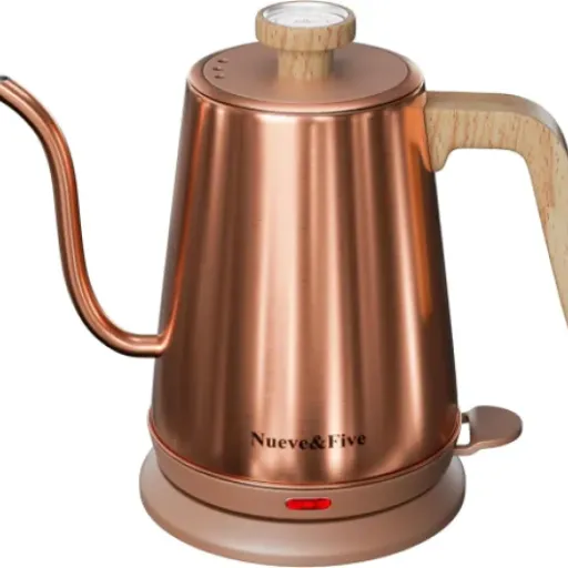 Nueve&Five Gooseneck Electric Kettle Review: a simple copper kettle for everyday coffee and tea